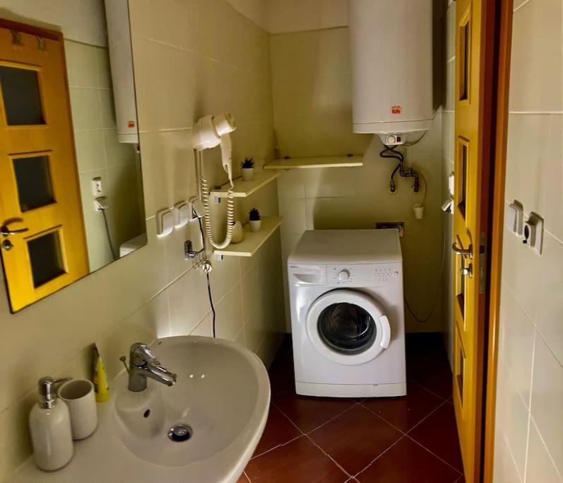 Jasmine Apartment - Free Parking - City Center - Skibus - Tatralandia 5Km Liptovský Mikuláš Extérieur photo